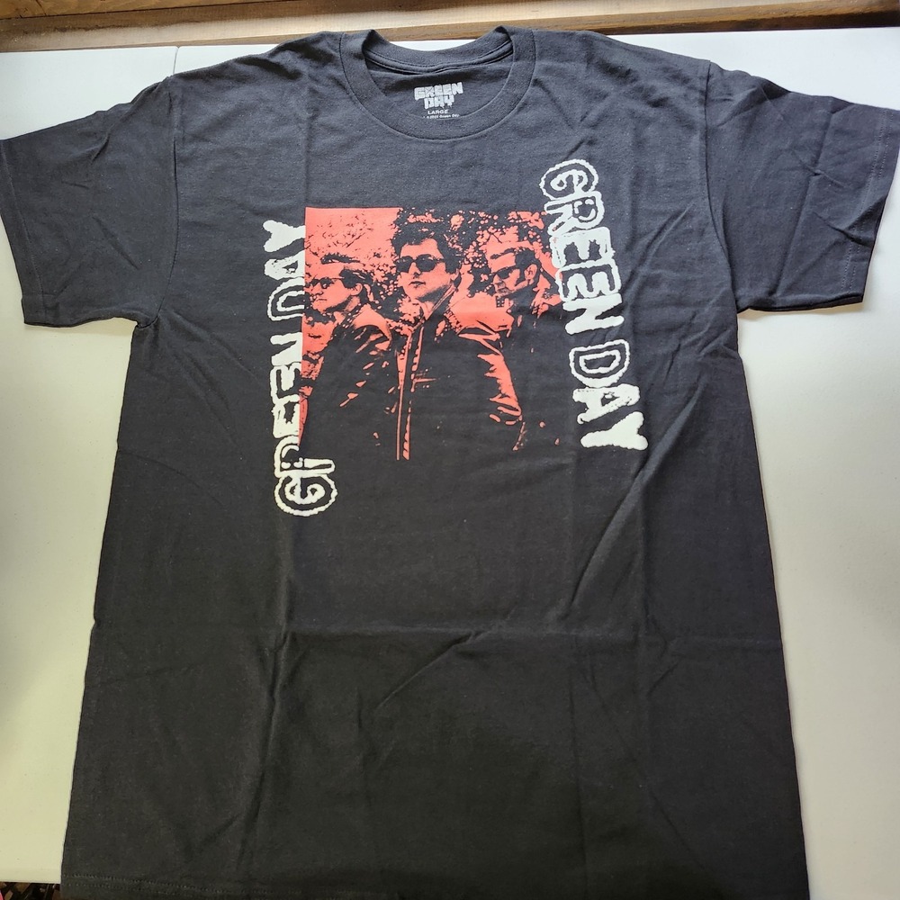 NWOT Green Day Red Print SS Shirt Sz L Adult Punk 100% Cotton